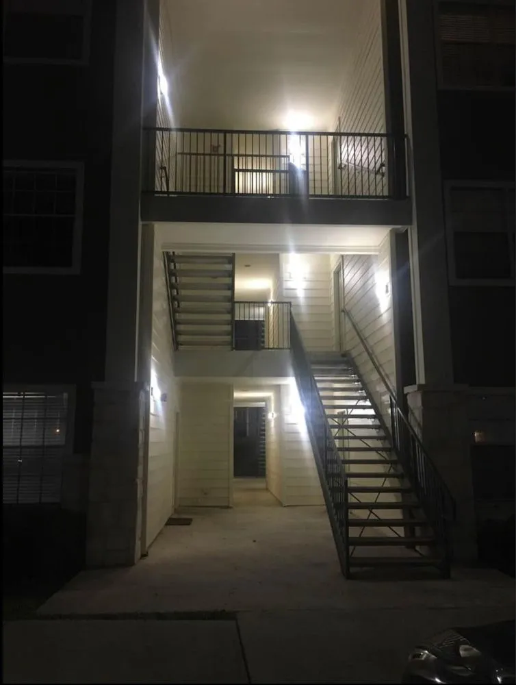 Professional electrician providing electrical repair in , 