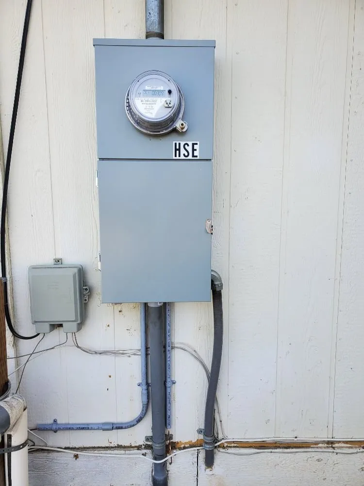 Slide of Energy Source Electric