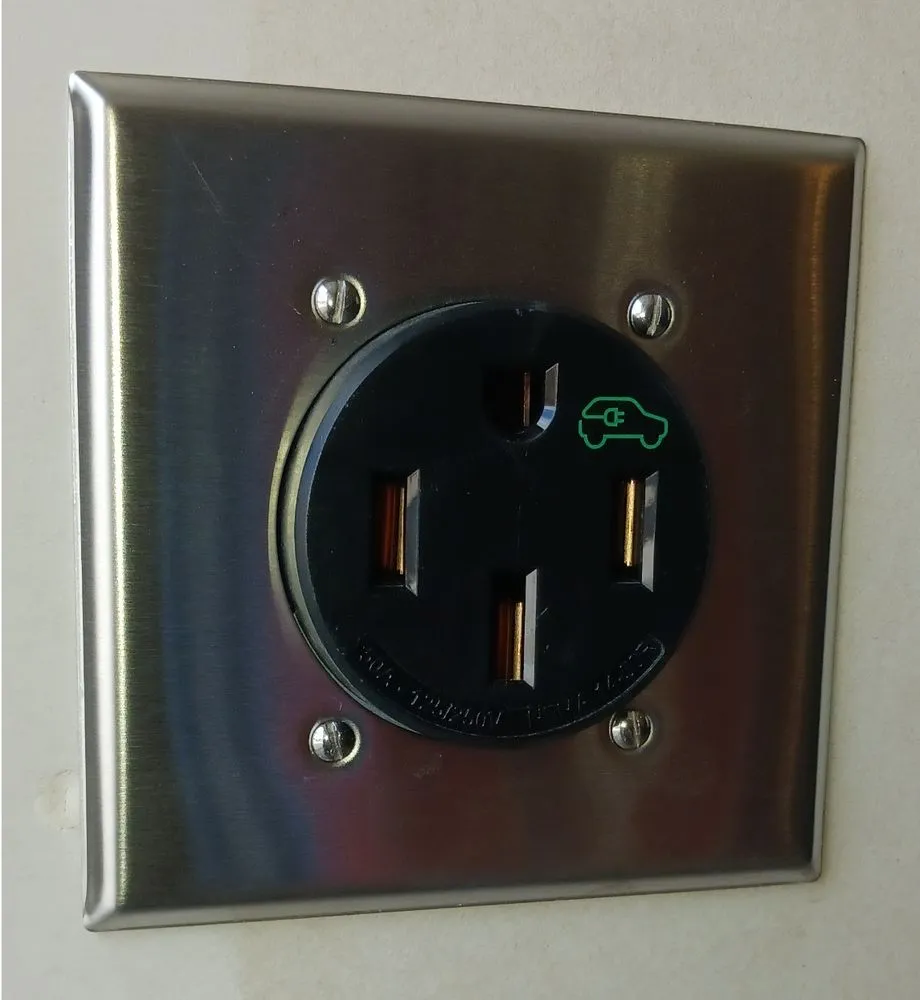 Slide of EnJ Electric