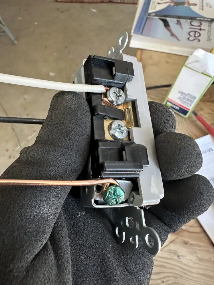 Expert circuit breaker repair experts serving ,  - Enlightened Electric