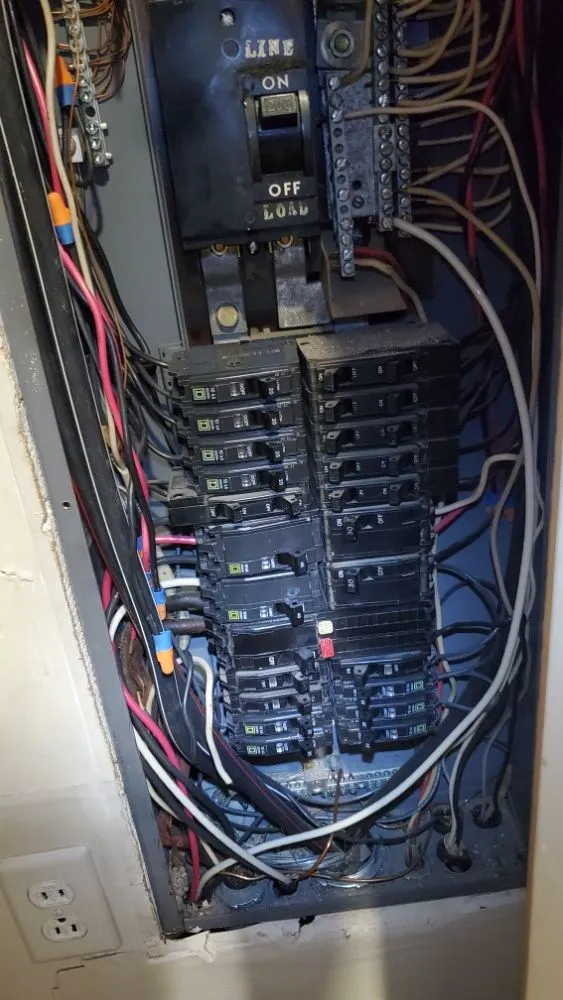 Slide of Enrique Light