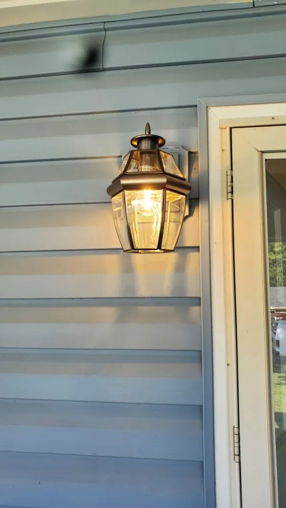 Slide of Enrique Light