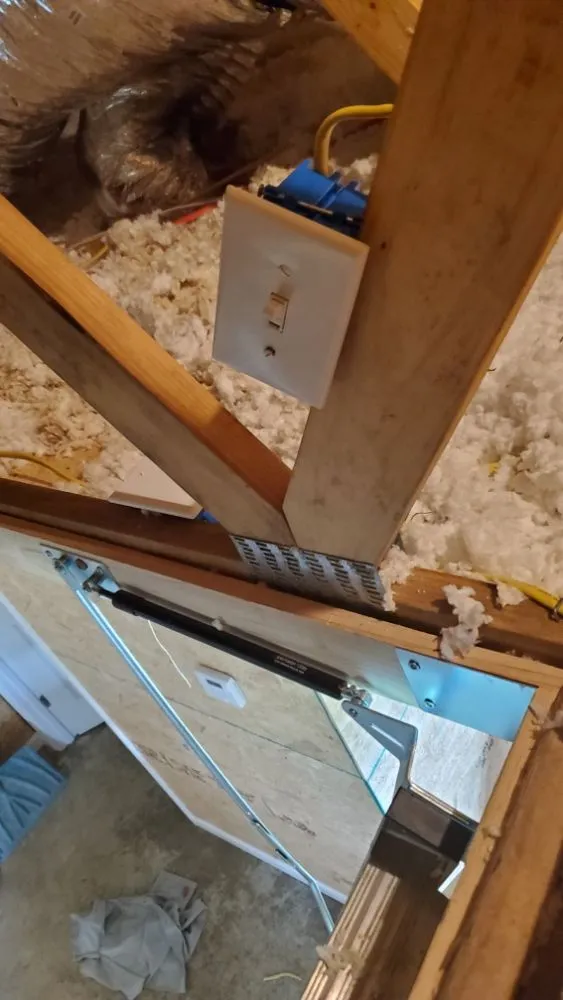 Slide of Enrique Light