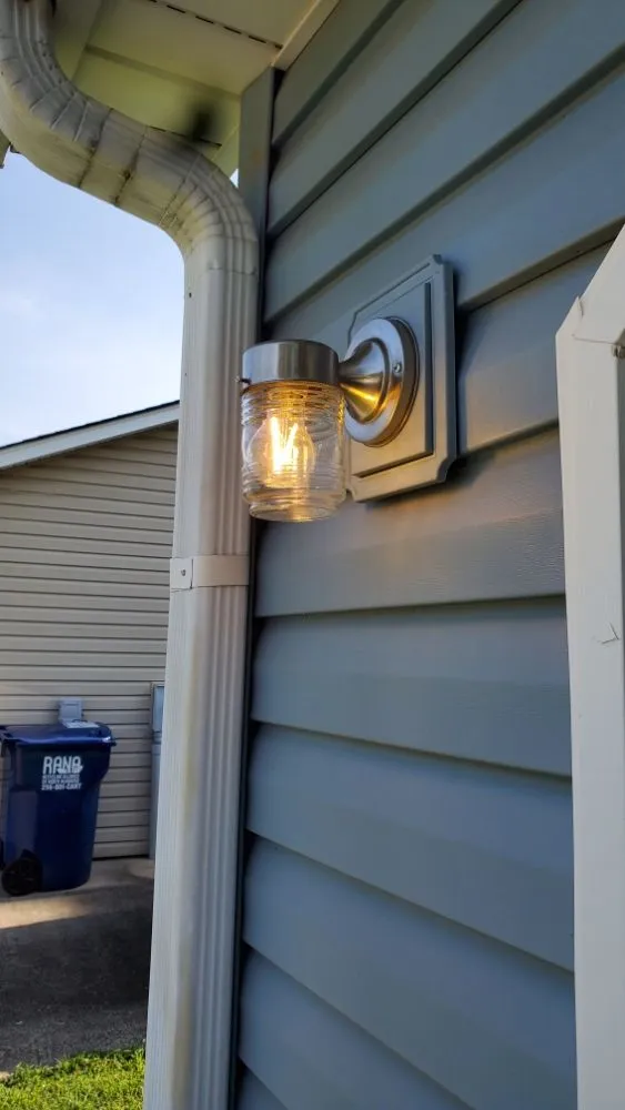 Slide of Enrique Light