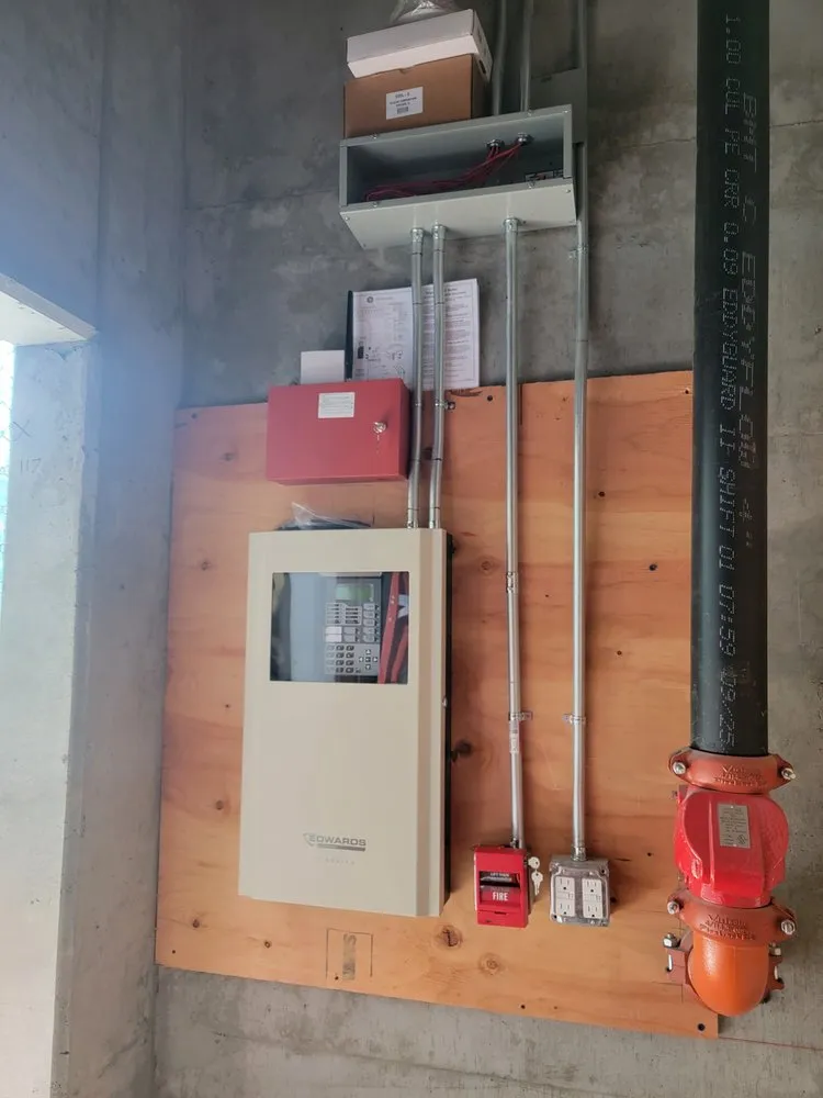 Slide of Enríque electric