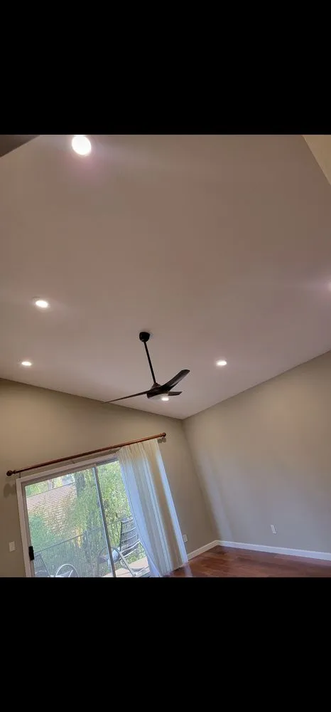 Slide of Enríque electric