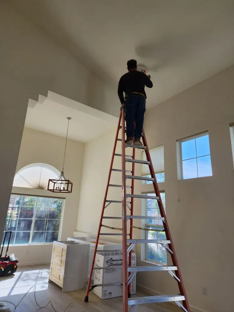 Slide of Enríque electric