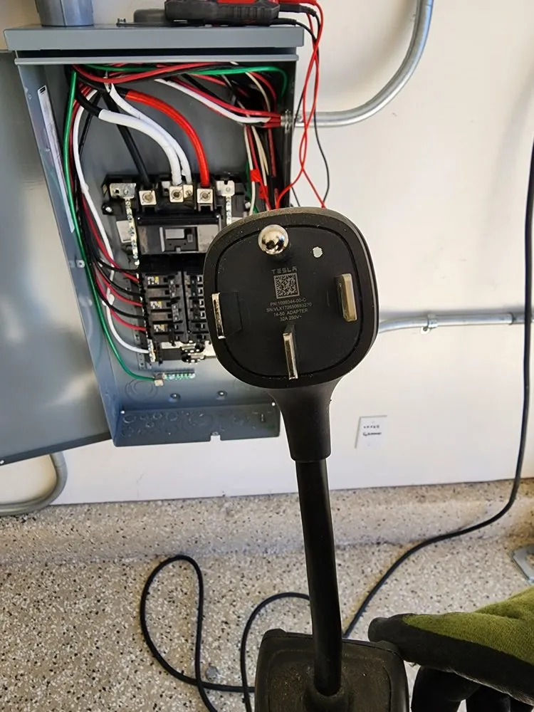 Slide of Enríque electric