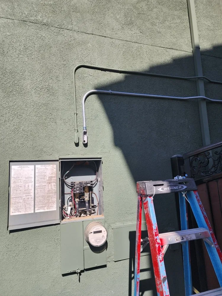 Slide of Enríque electric