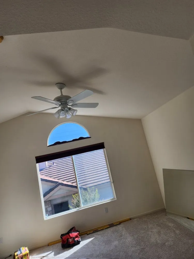 Slide of Enríque electric