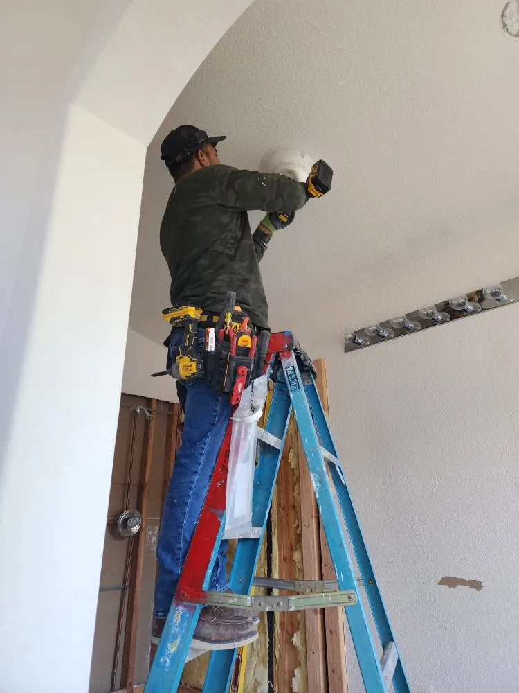 Professional electrical repair service in , - Enríque electric