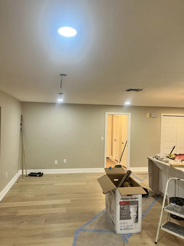 Emergency electrician providing emergency electrical service in Tampa Bay, FL - EOG Team Work Service