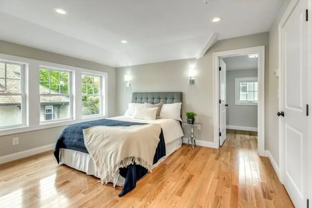 Slide of E/R Electric