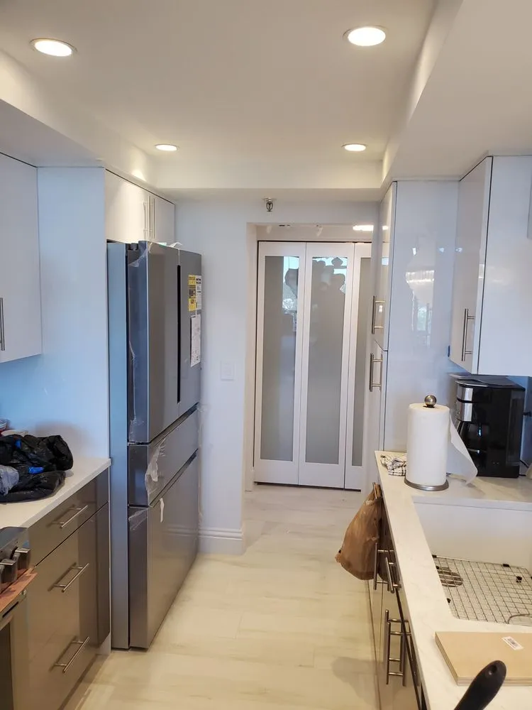 Slide of E&R Electric