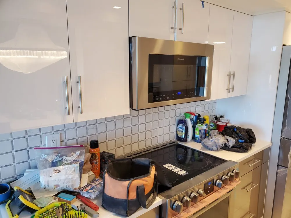 Slide of E&R Electric