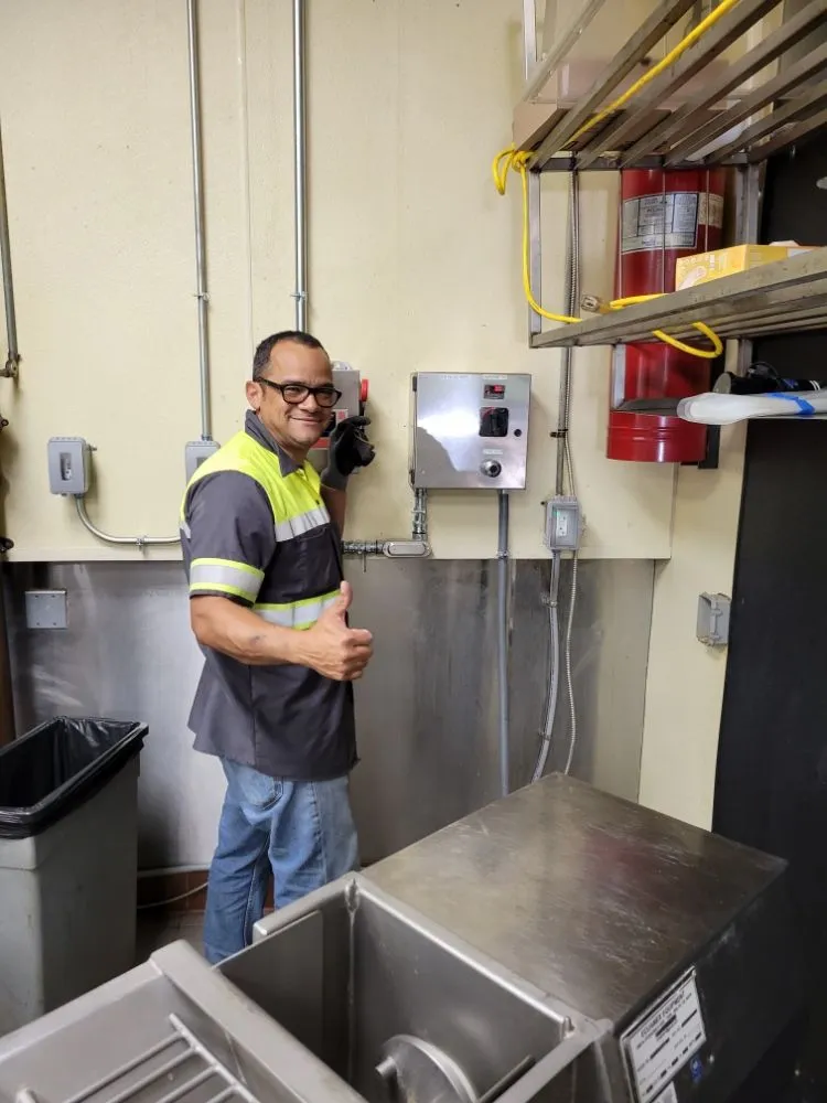 Slide of ER SERVICE & INVESTMENTS