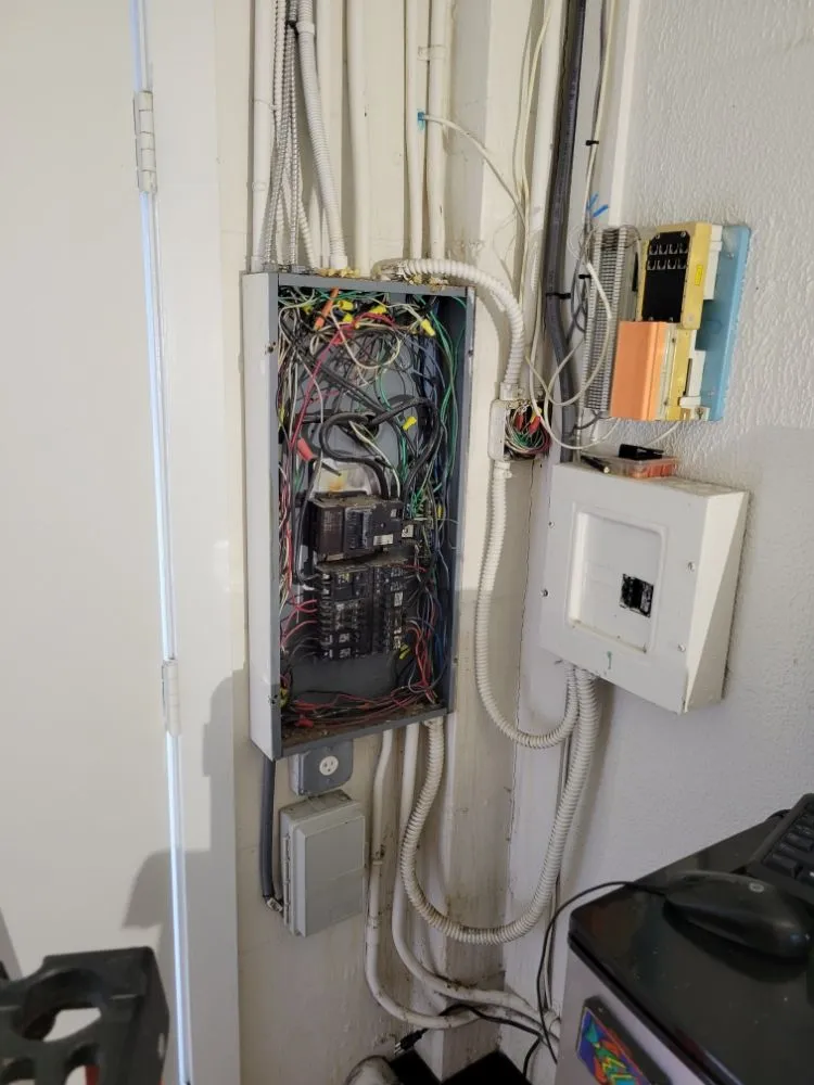 Slide of ER SERVICE & INVESTMENTS