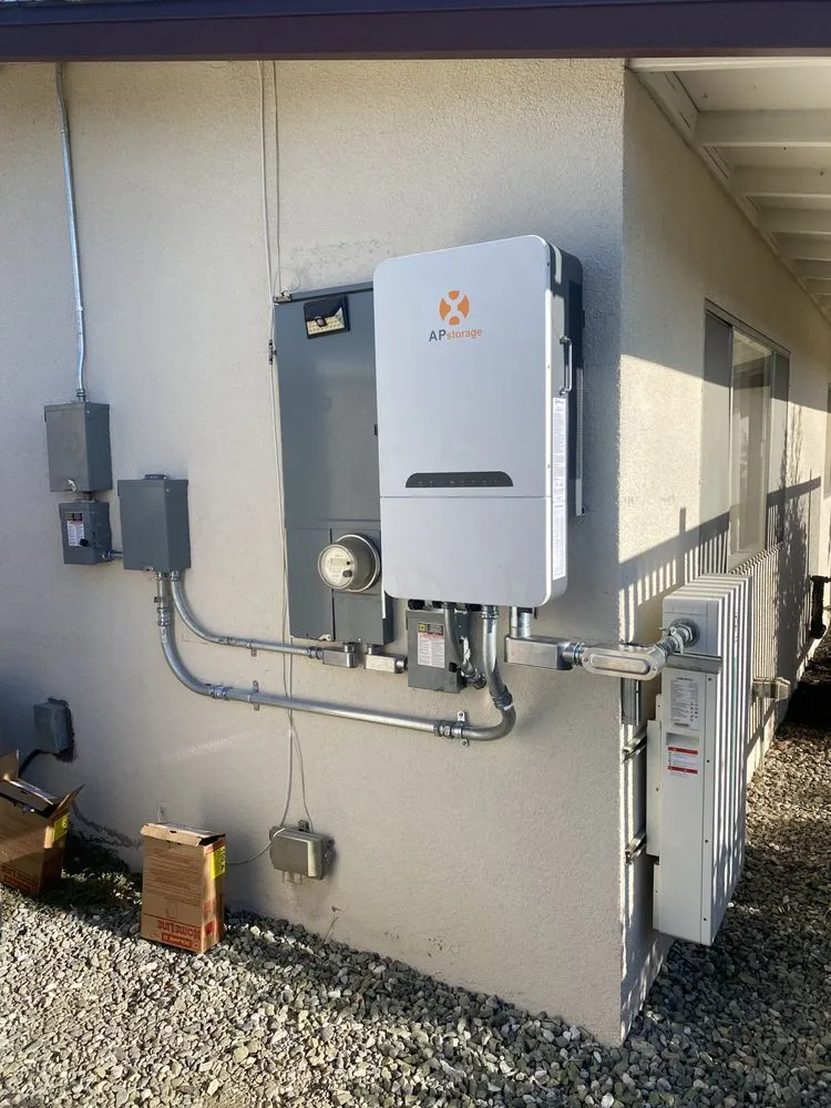 Expert electrician providing electrical repair in , 