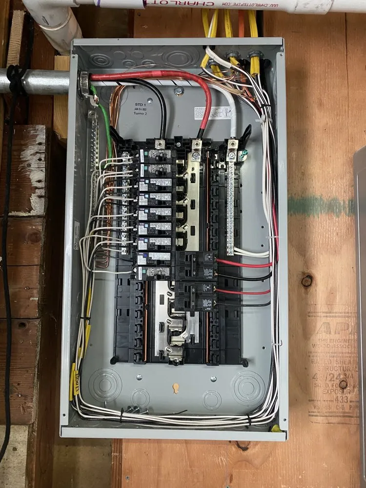 Slide of Erick electrician