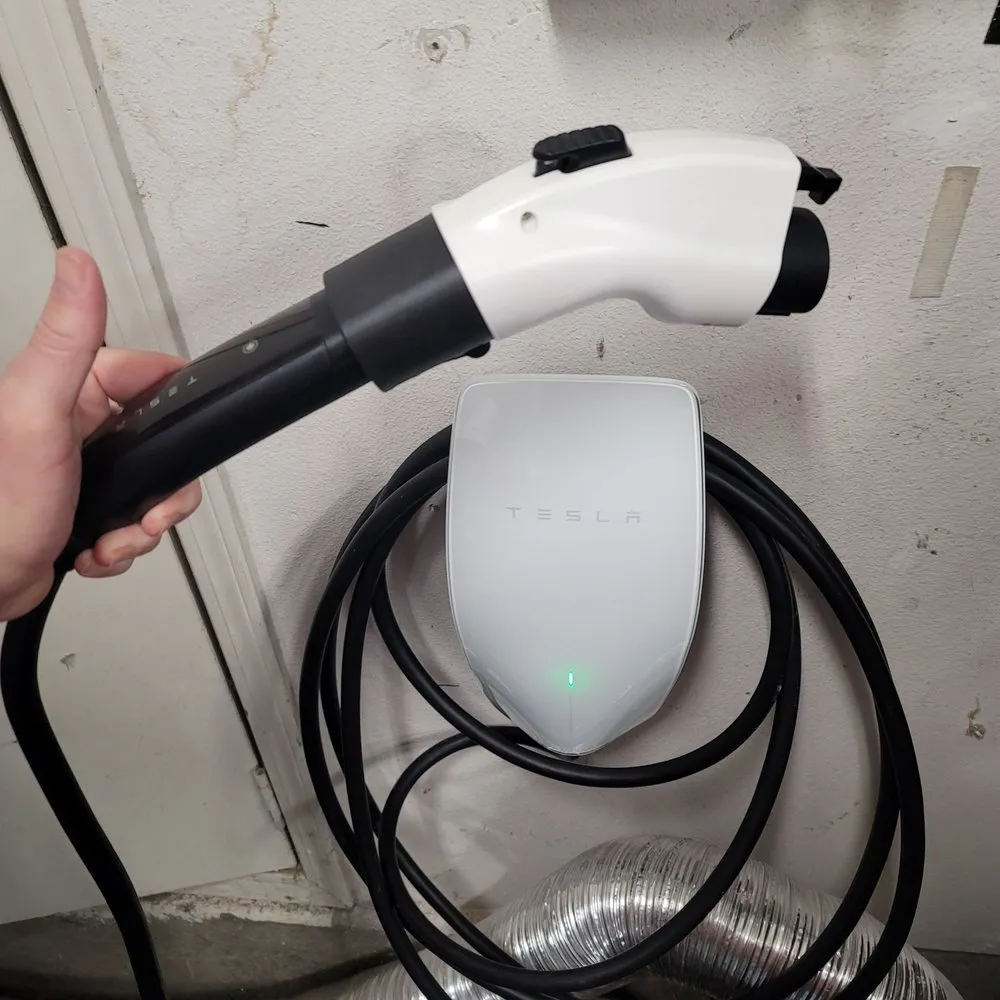 Slide of Eric's Lighting and Electrical Service