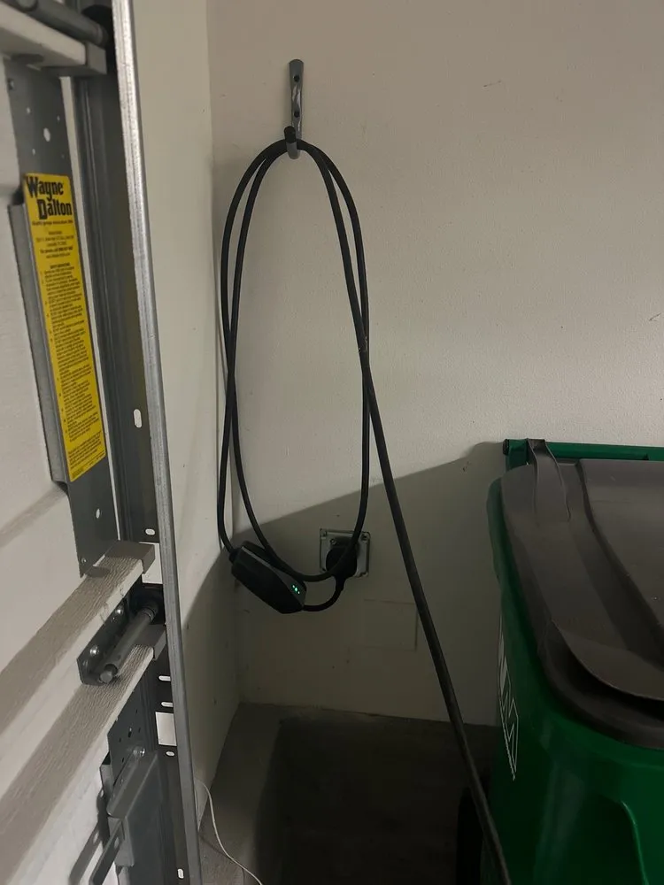 Slide of Eric's Lighting and Electrical Service