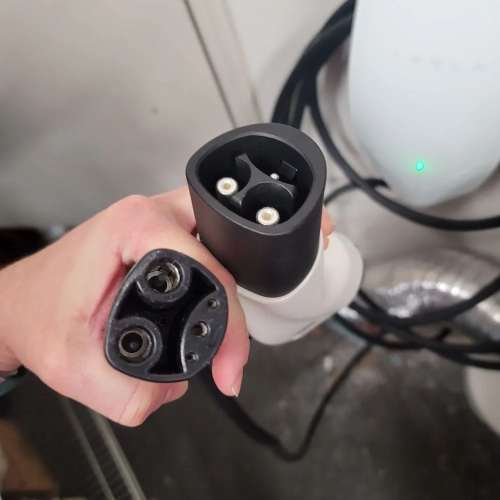 Slide of Eric's Lighting and Electrical Service