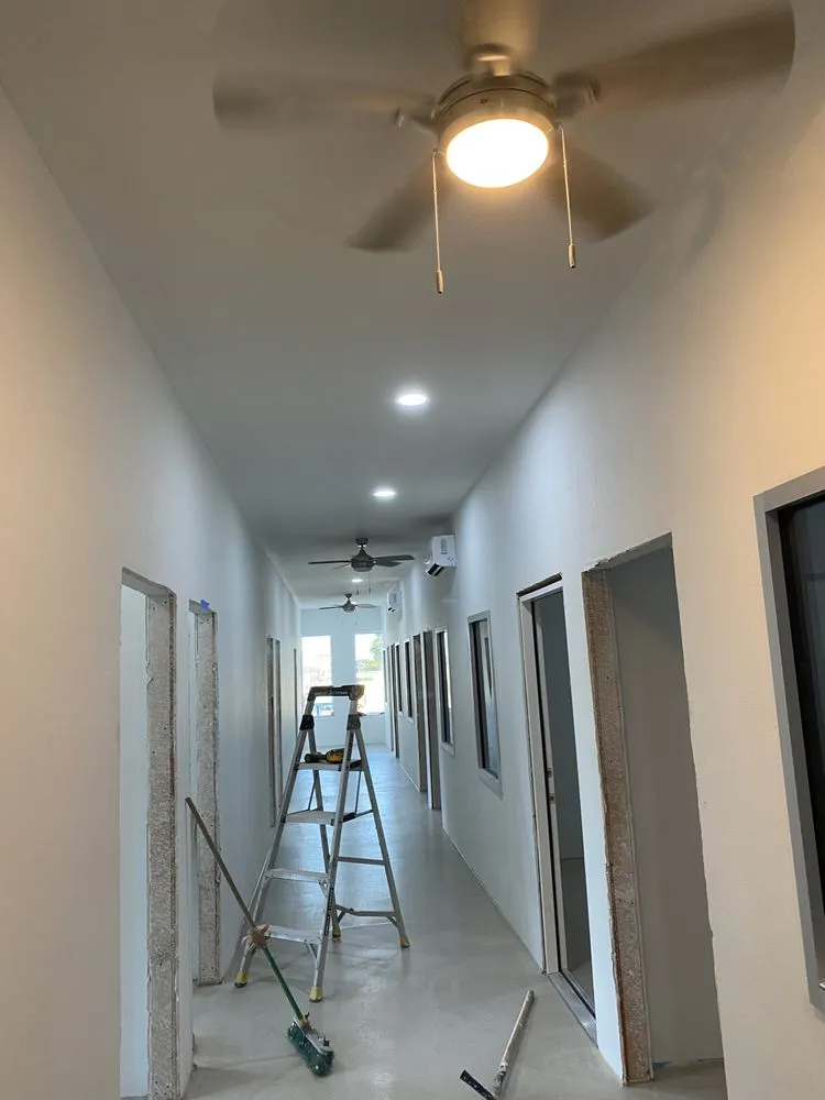 Slide of Erik electric