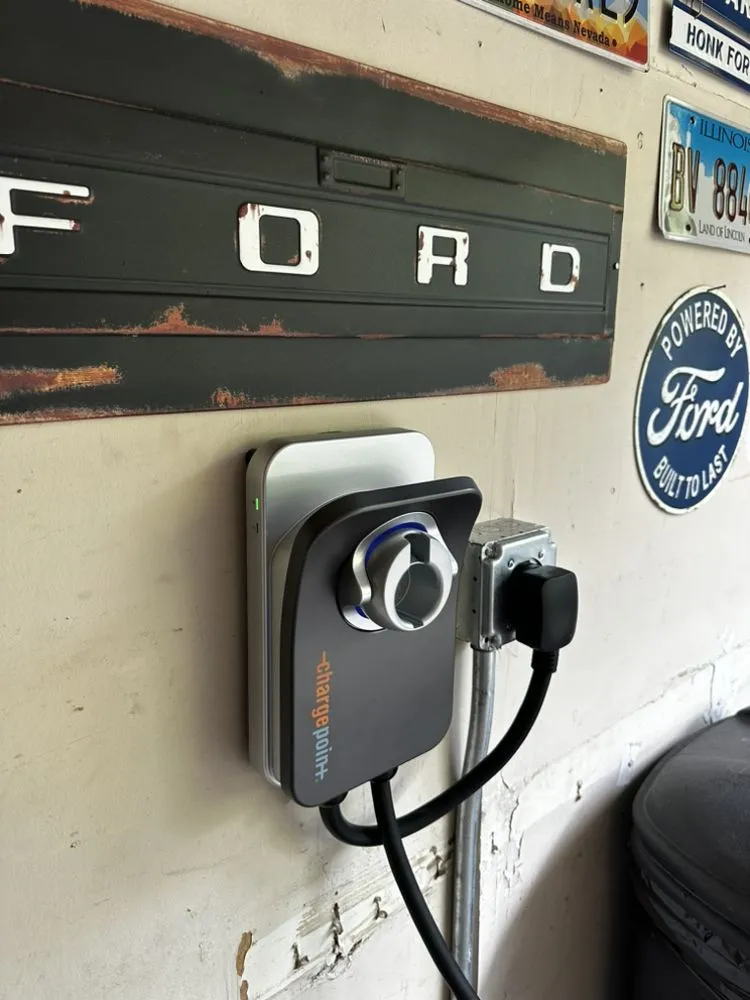 Slide of Ern Electrical & Handyman Services