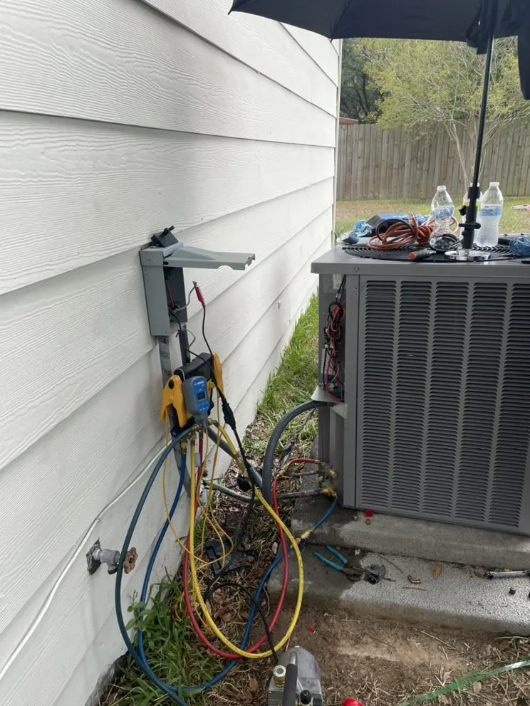 Professional electrician providing emergency electrical service in , 