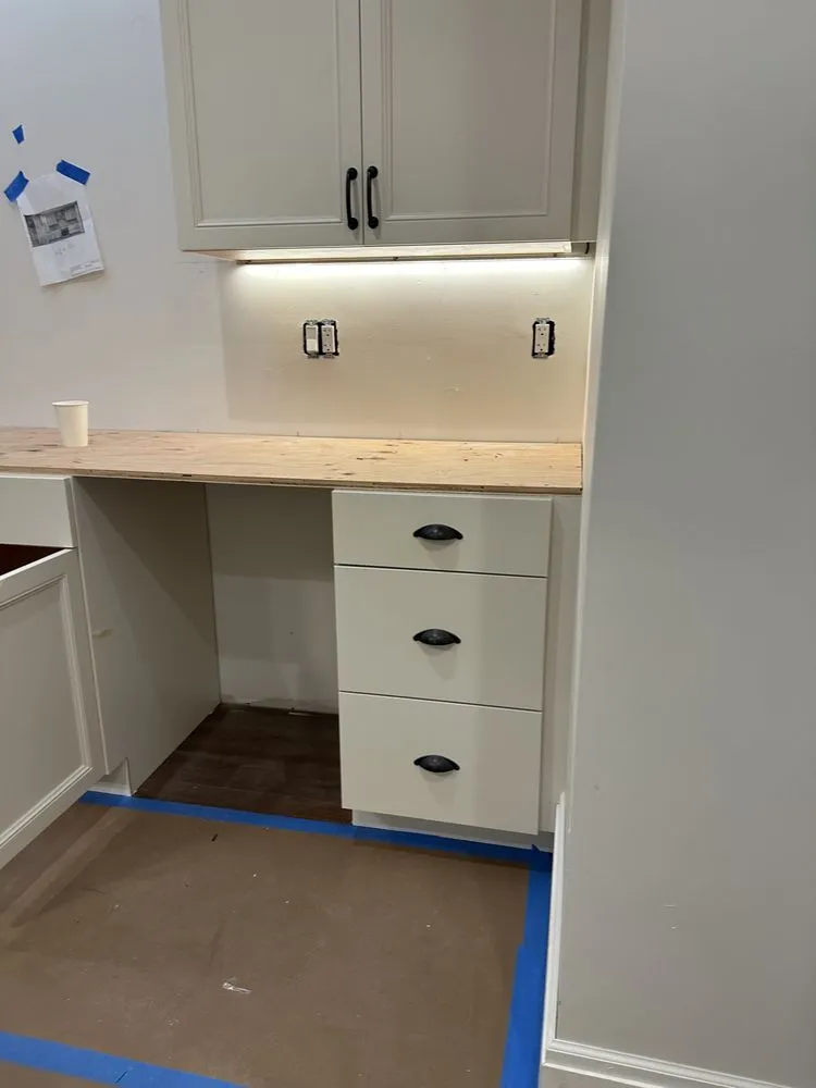 Slide of Erwin-Handyman