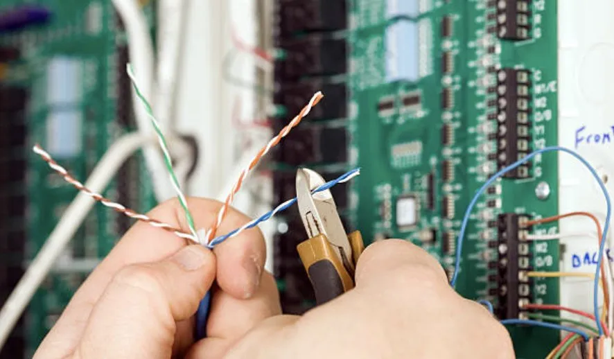 Slide of Es electrical