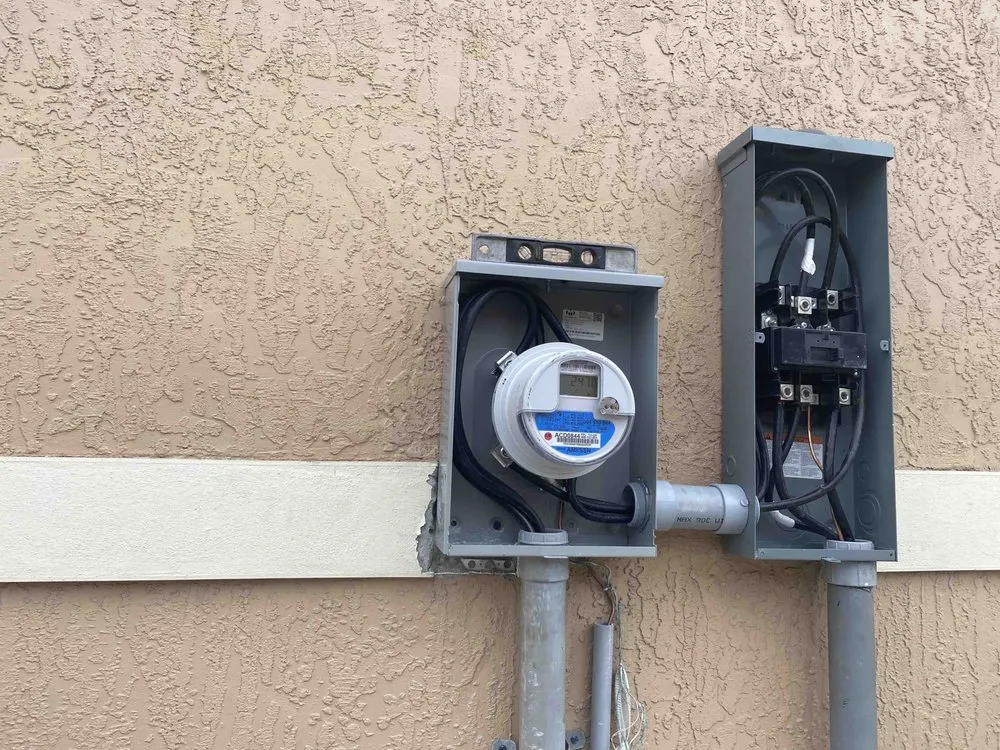 Slide of Esencial Energy