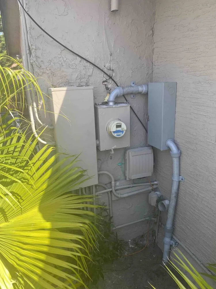 Slide of Esencial Energy