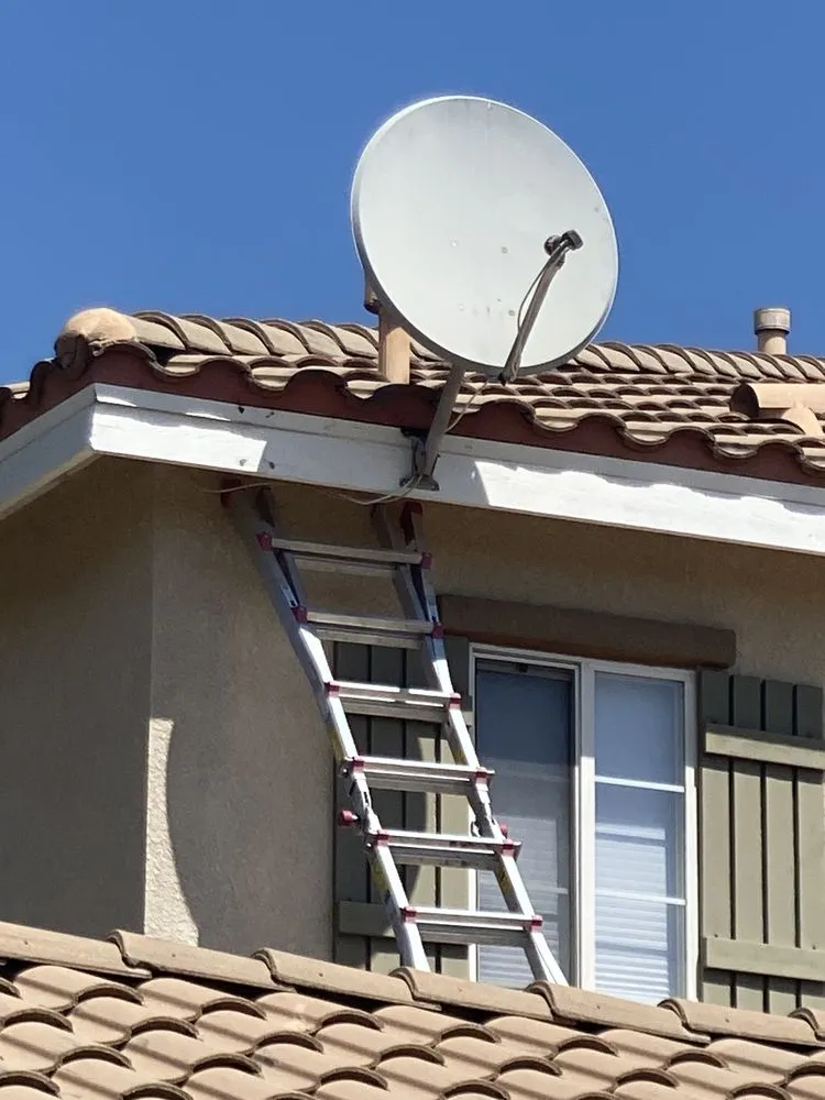 Slide of Espinoza Installations