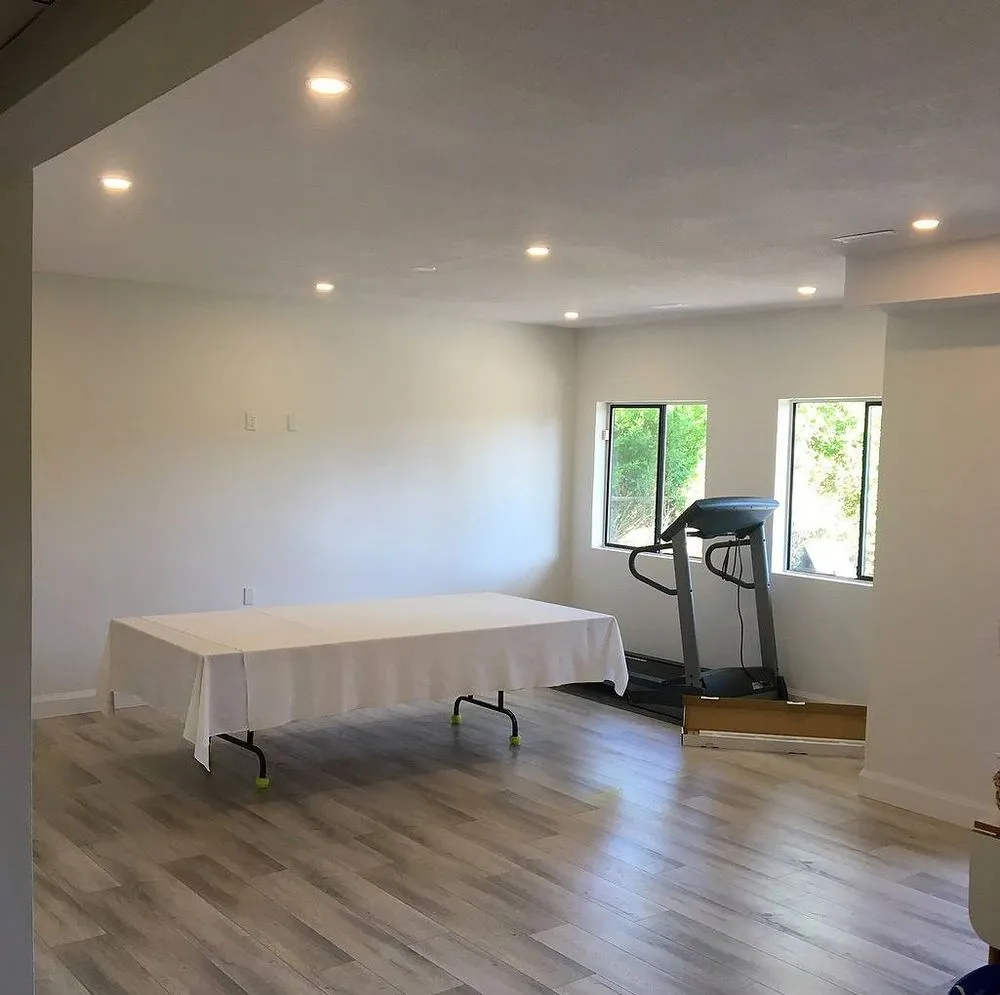 Slide of Esplen Electric