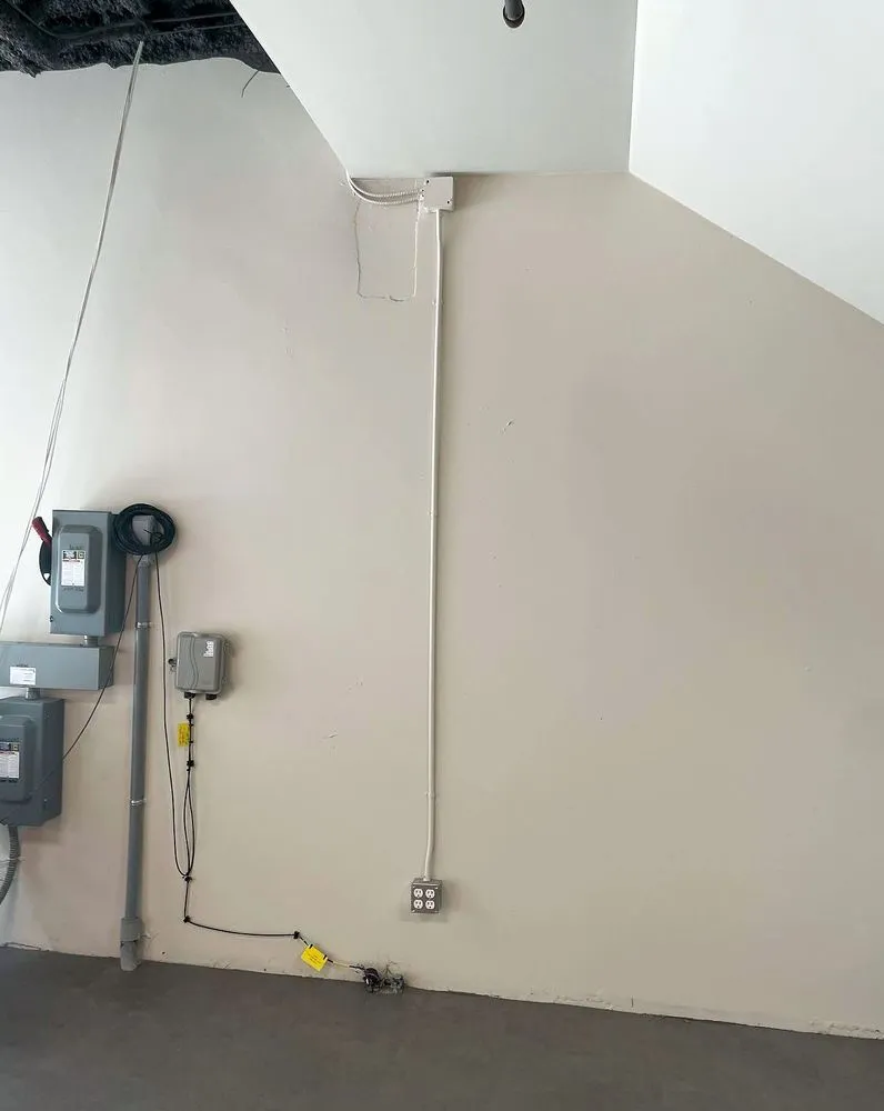 Slide of Esplen Electric