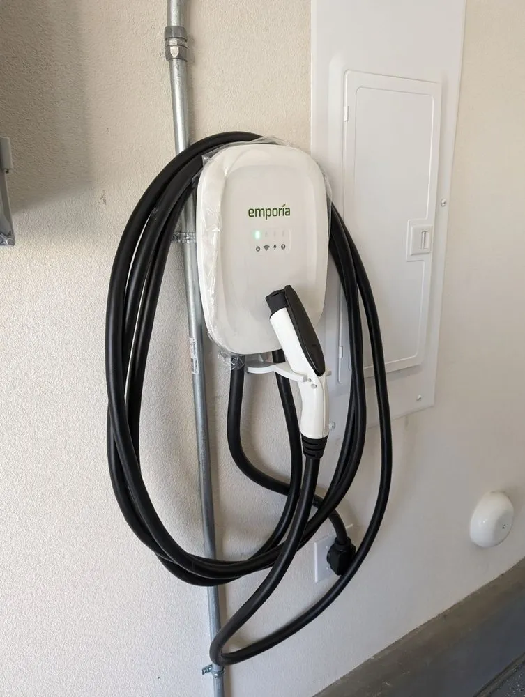 Licensed electrician providing lighting installation in , 