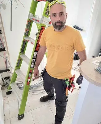 Essential Electric Logo