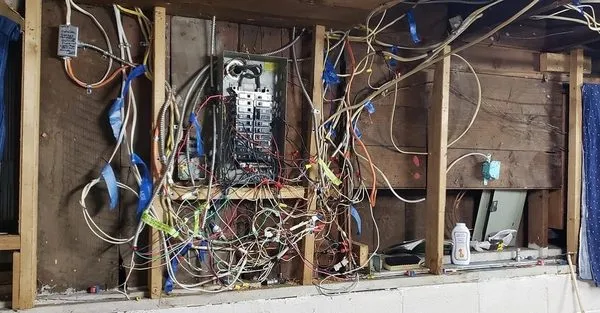 Essex County Emergency Electrician Logo