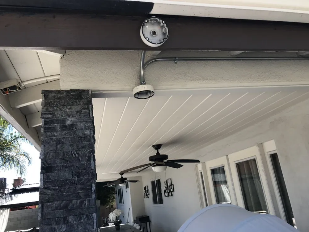 Reliable electrician providing electrical repair in , 