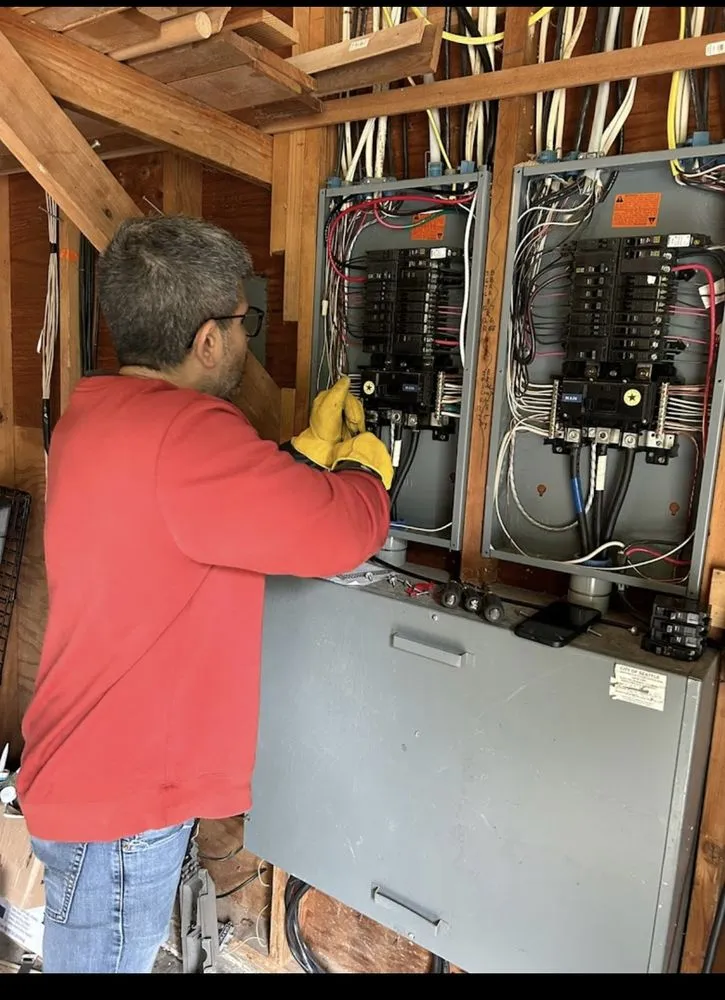 Slide of Estarik Services