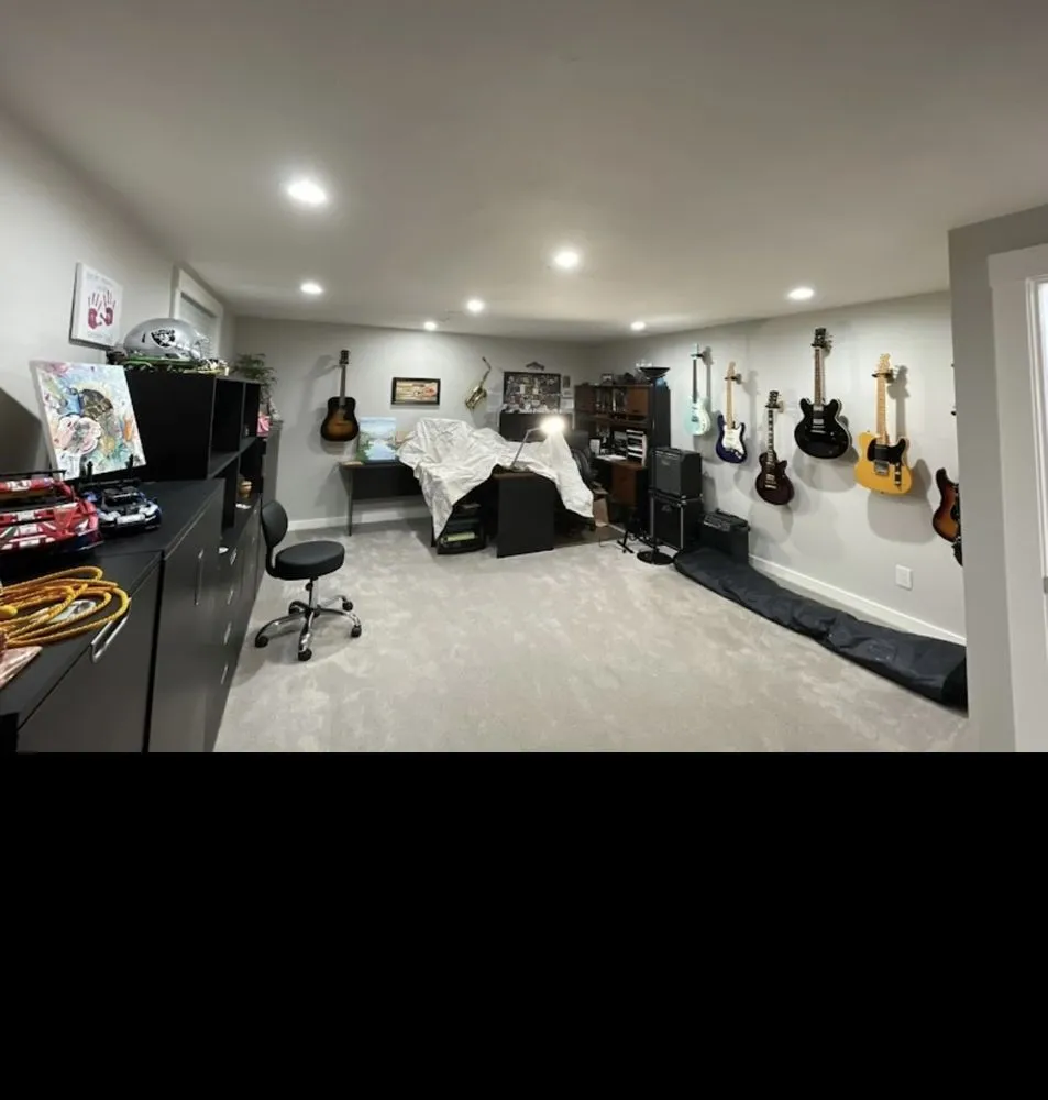 Slide of Estarik Services