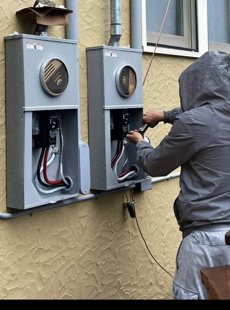 Slide of Estarik Services