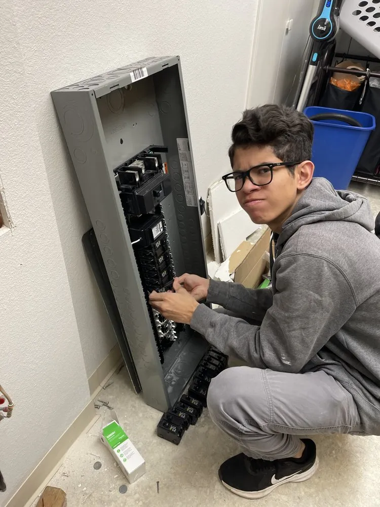 Slide of Estarik Services