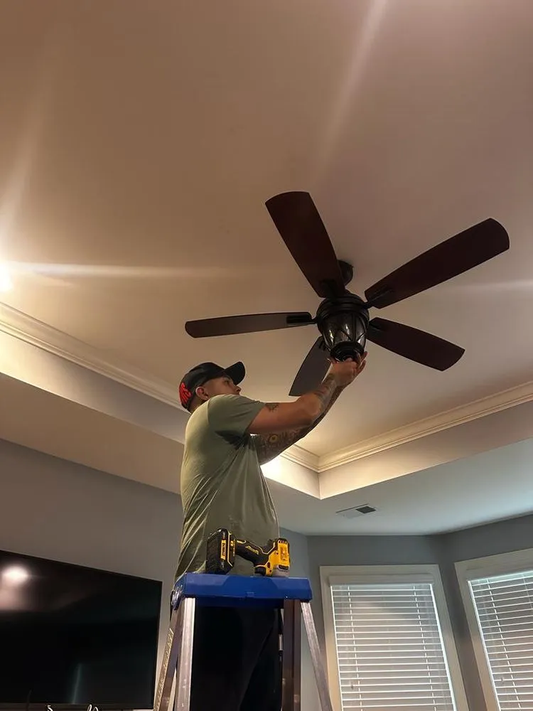 Slide of E&T Maintenance company