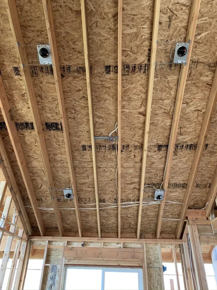 Slide of Etzae Electric Services