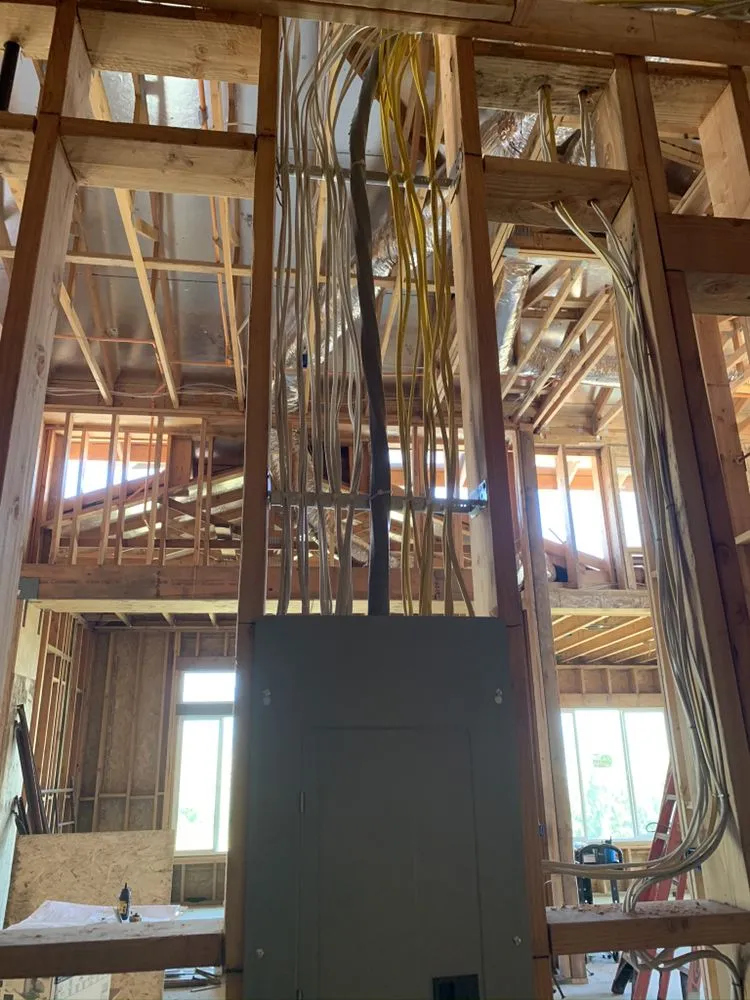 Slide of Etzae Electric Services