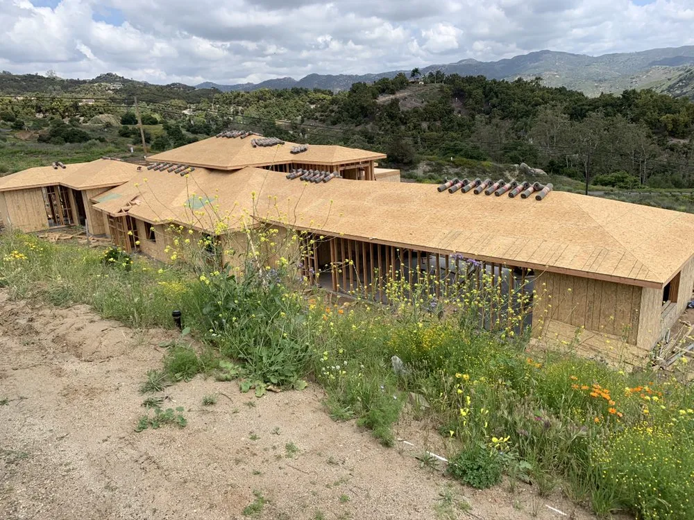 Slide of Etzae Electric Services