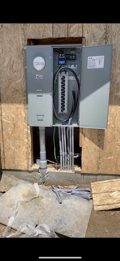 Slide of Etzae Electric Services