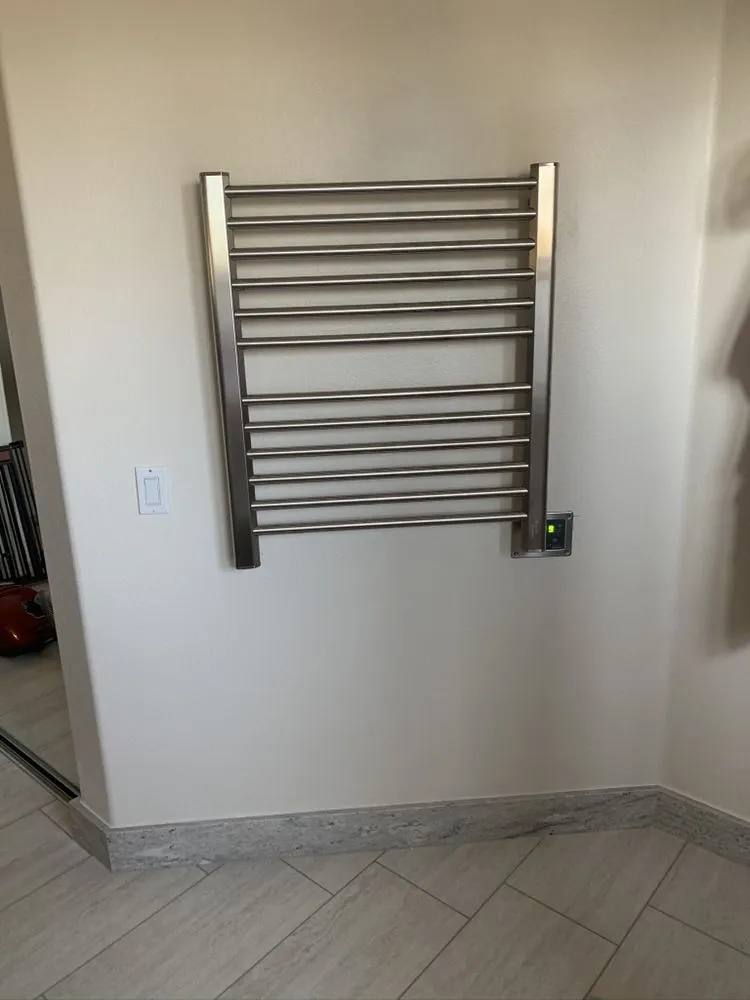 Slide of Etzae Electric Services